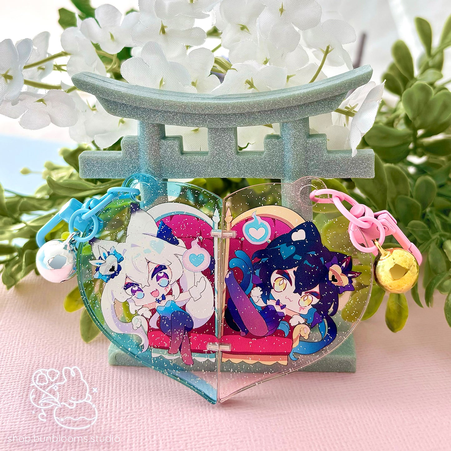 Glitter Keychain Set: Throne of Hearts
